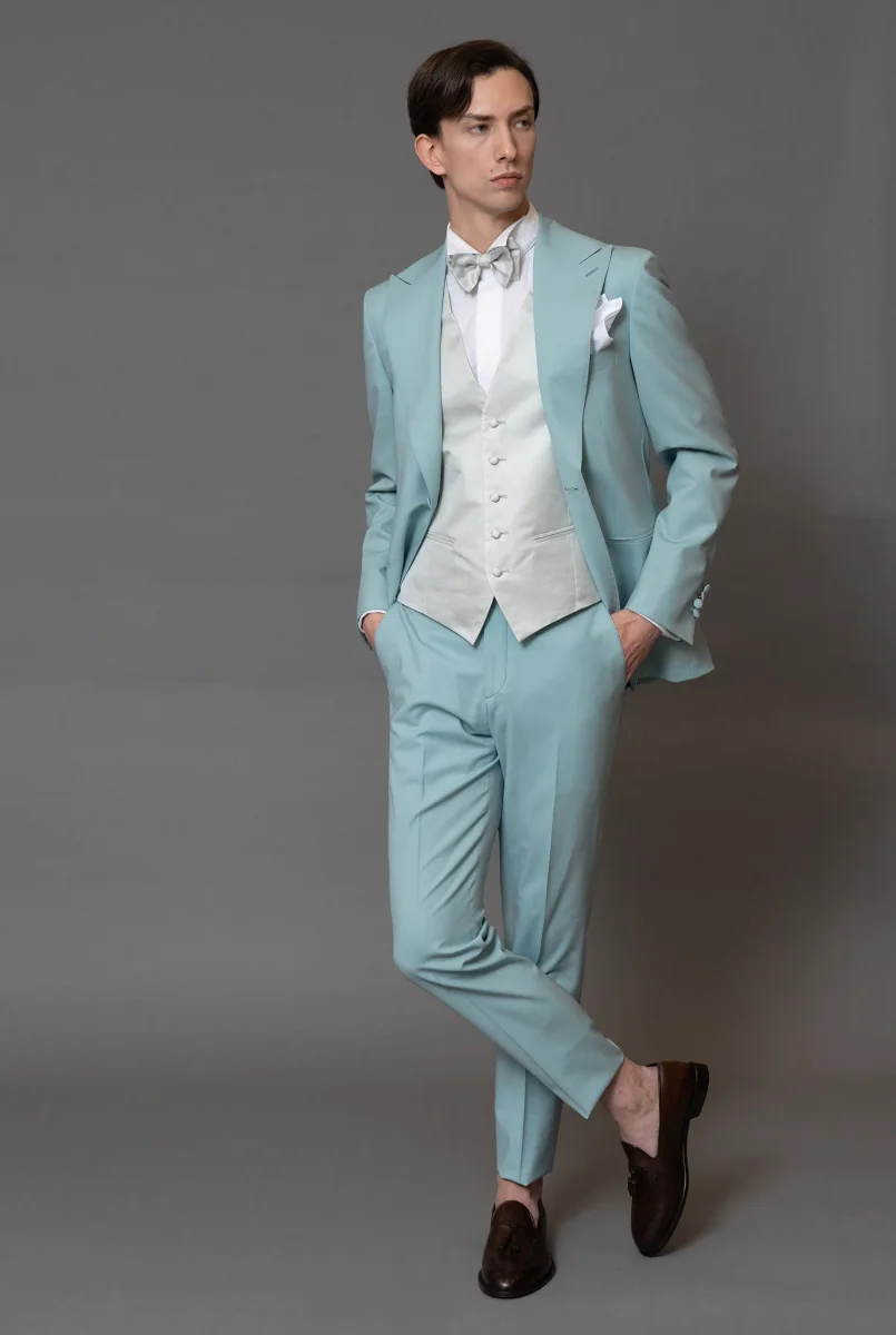 Abito cerimonia un bottone, rever a lancia in lana finissima verde acqua, pantalone con fibbia di regolazione laterale - immagine 3